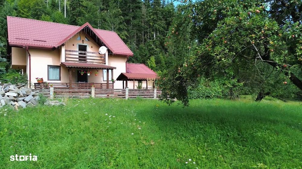 Casuta de Sub Padure In Bucovina De vanzare