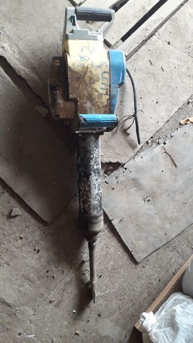Продам отбойник, 380 В