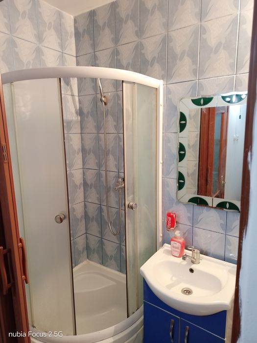 Închiriez garsonieră