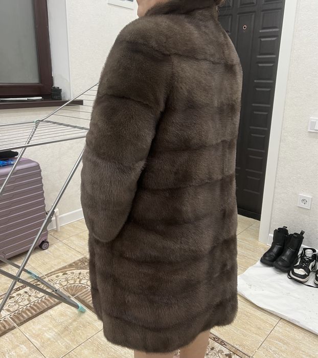 Продам женскую шубу