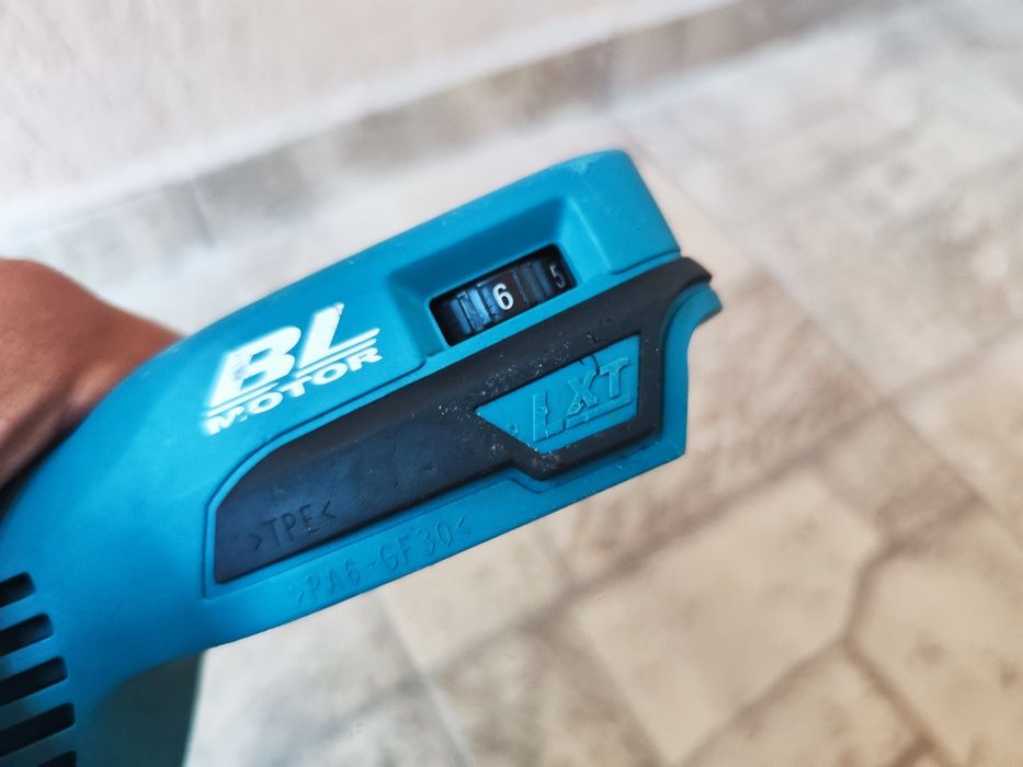 Corp pendular , soricel Makita DJV181