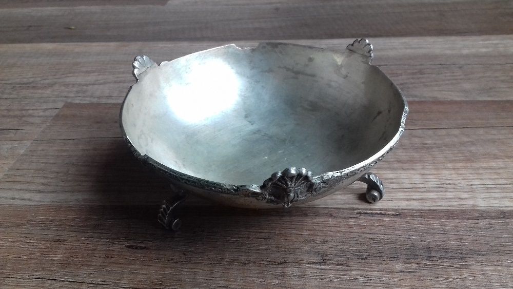 Стар сребърен пепелник