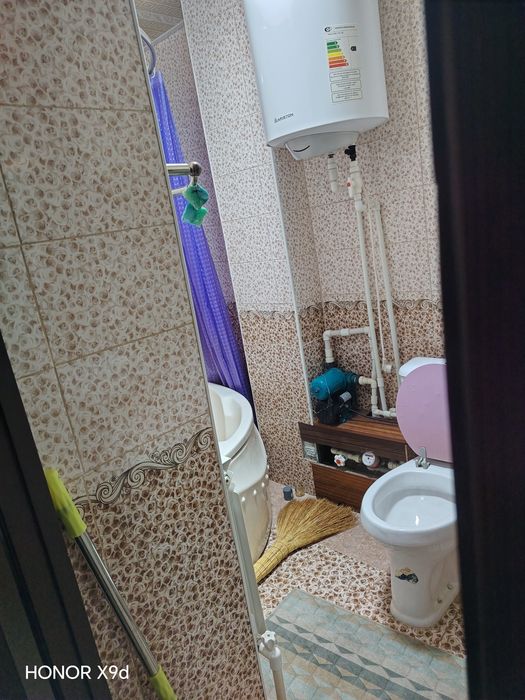 Срочно продаëтся 2х.комнатная на 3этаже.