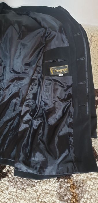 Продавам мъжко сако, тип яке