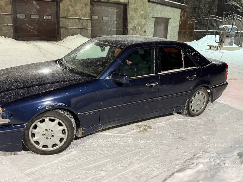 Mersedes-Benz C200 W202