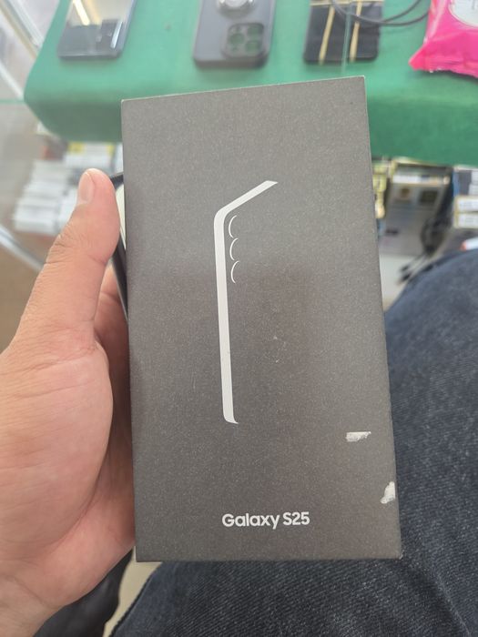 Samsung S25.128гб