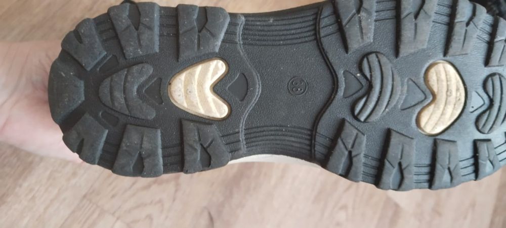 Продам обувь на подростка