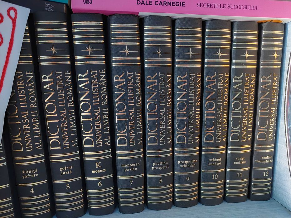 Vand set 12 cărți Dicționar