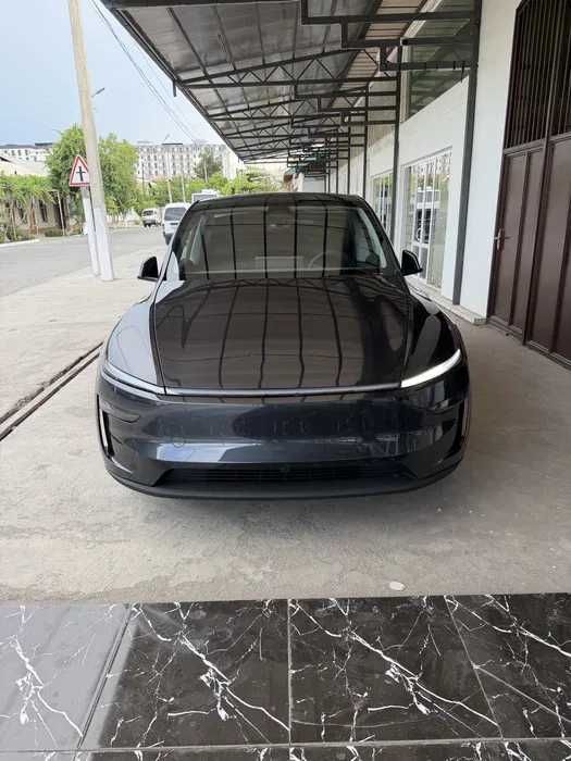 Tesla model Y juniper (RWD) 2025/06 Год 8500 К/М пробег