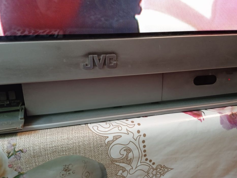 Продам телевизор