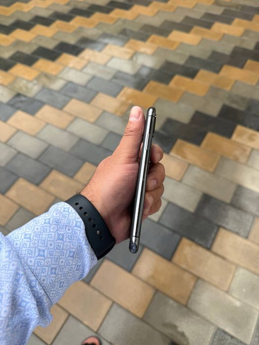Iphone xs ayfon xs 64gb LL/A qora ideal sotiladi aybi yo face ishlidi