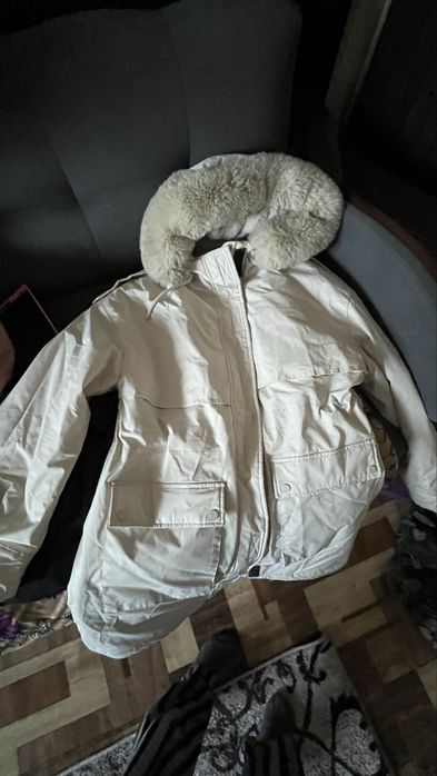 Продаю зимнюю куртку