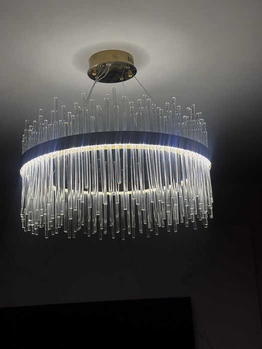 Candelabru nou, doar desfacut