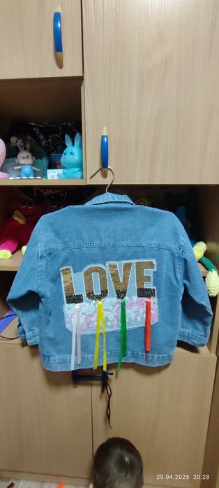 Джинсовая куртка для девочки.Платье, джинсы, сарафан.