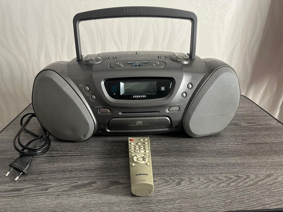 Магнитола Samsung, музыкальный центр Panasonic