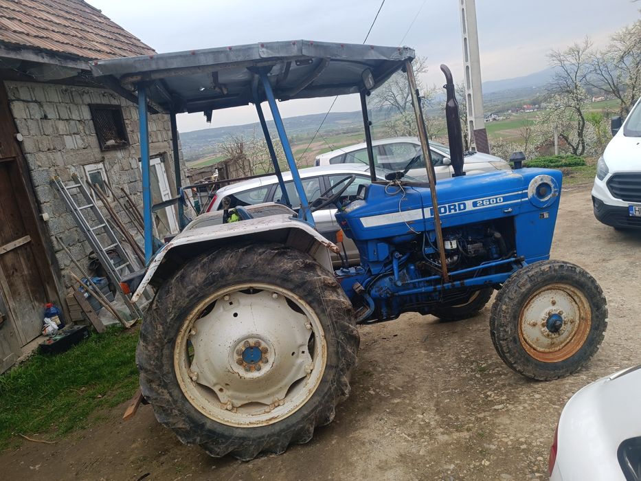 Vând tractor in stare foarte buna de funcționare .