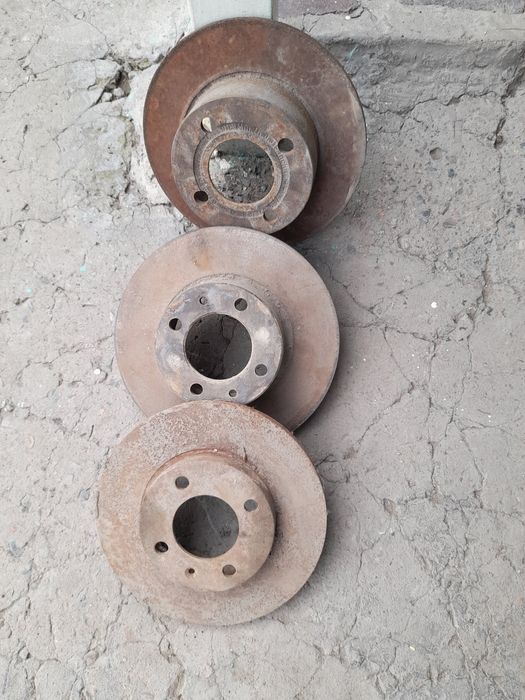 Бампер задний ауди 80 б3