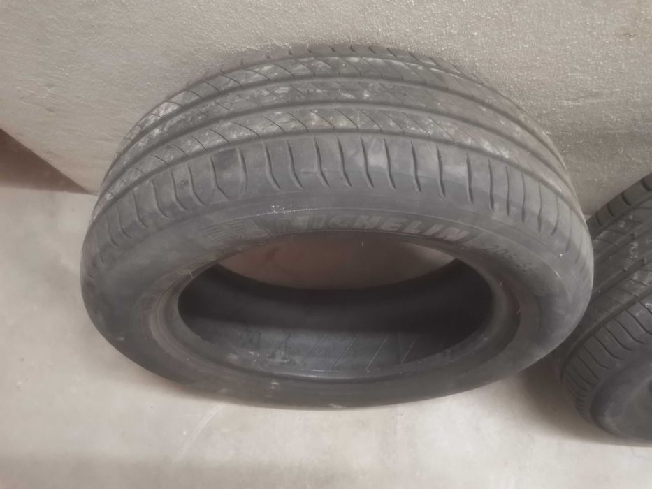 Продавам две гуми 205/55/16