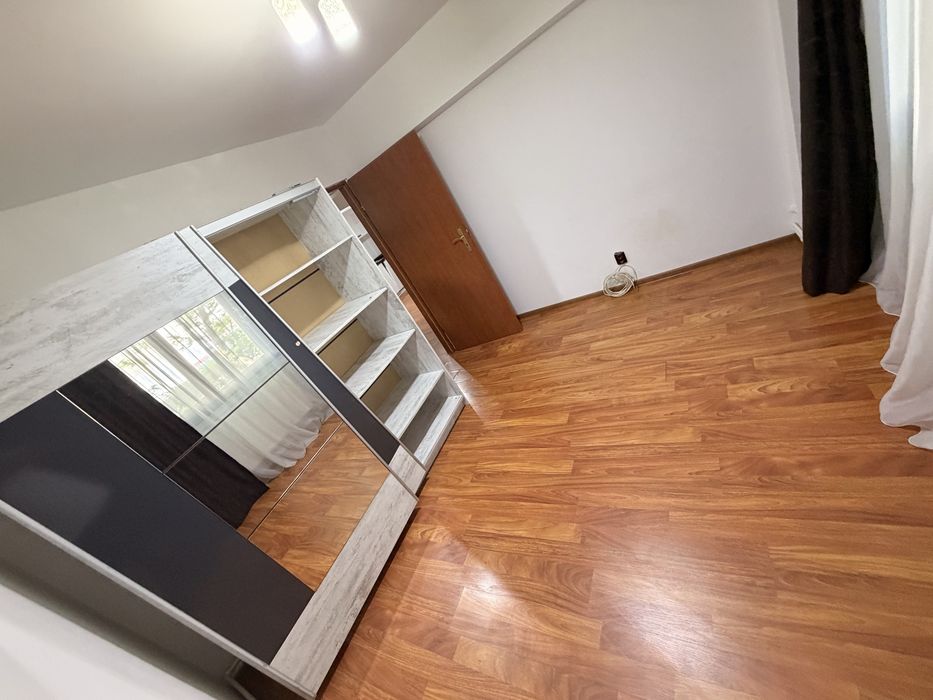Vand Apartament 3 camere!