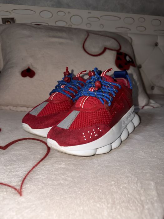 Versace chain reaction