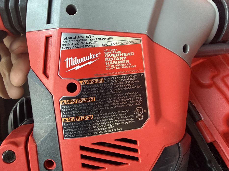 Проффесиональный перфоратор Milwaukee