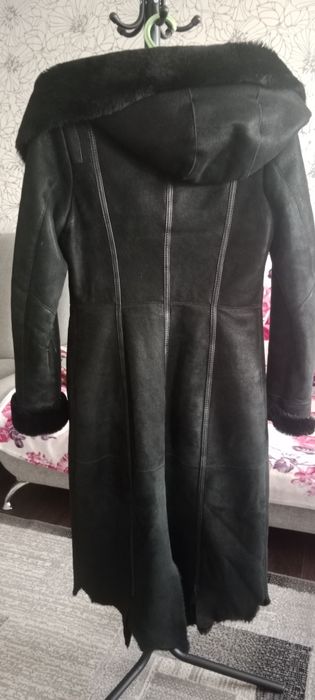 Продам дублёнку в отличном состоянии.