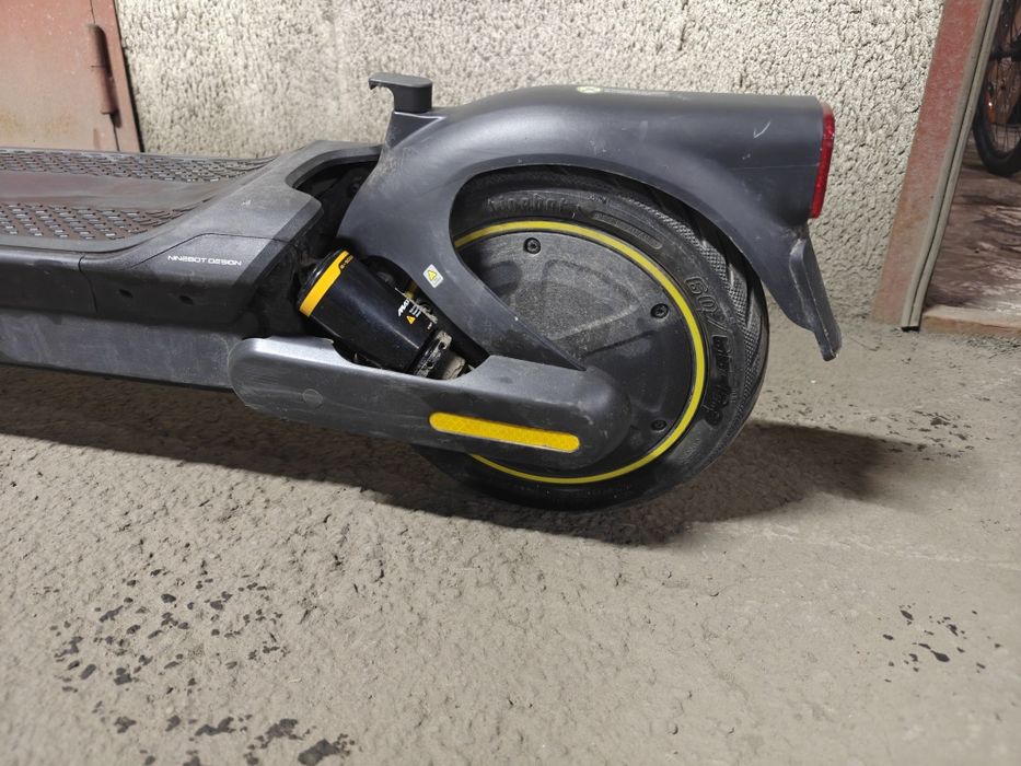 Ninebot KickScooter MAX G2 серый
Ninebot KickScooter MAX G2 серый