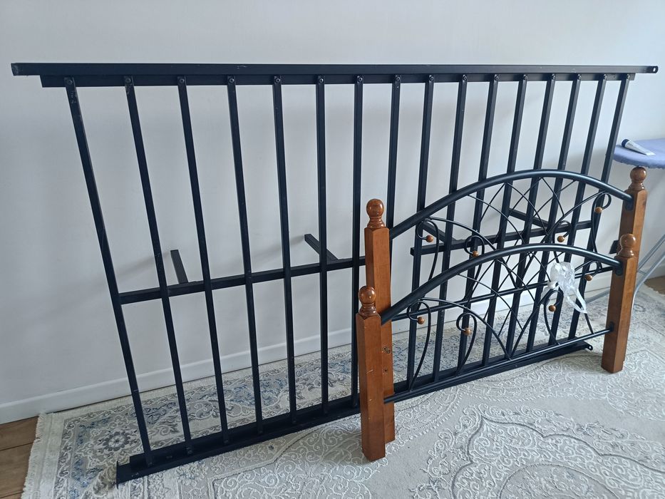 Кровать полутраспальная