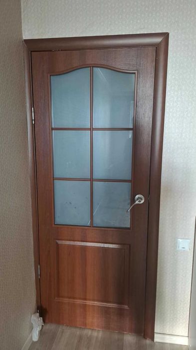 Отдам даром старые двери
