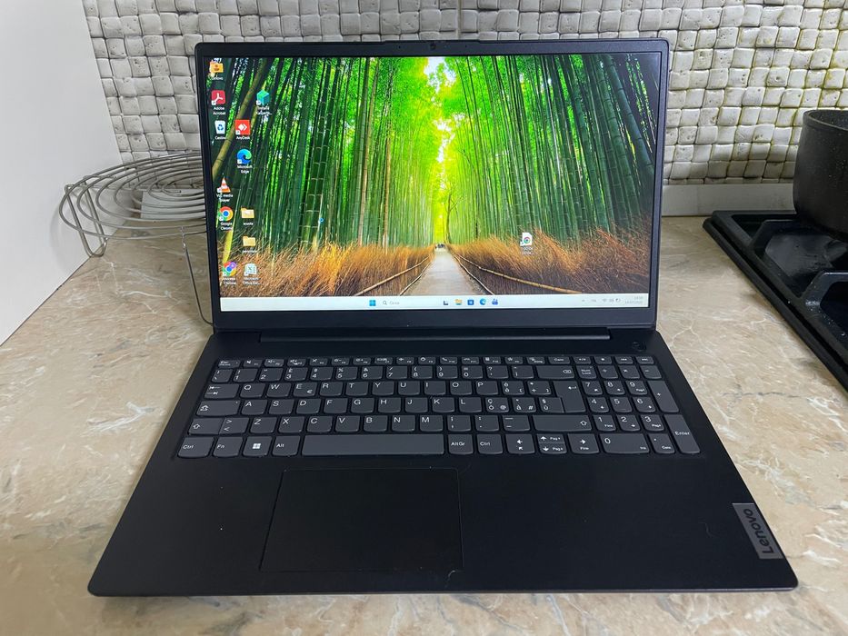 Laptop Lenovo V15 g2