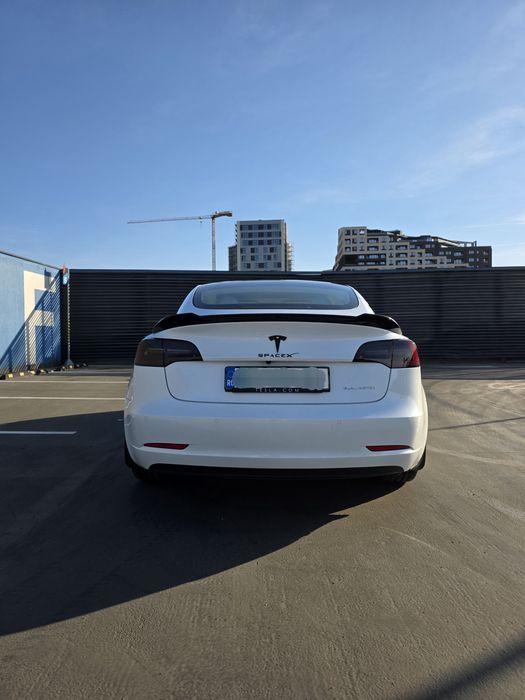 TESLA Model 3 2022 — imagine 2