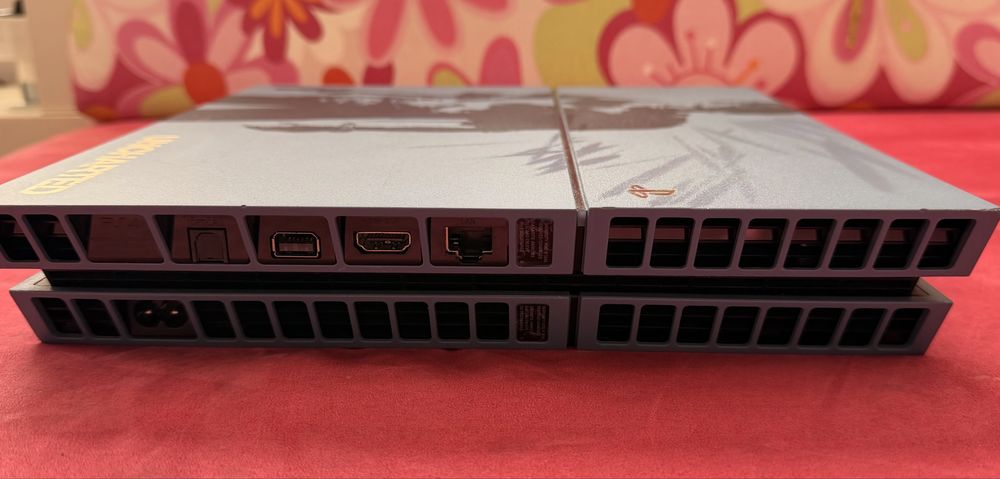 Лимитиран PS4, 1TB - много запазена