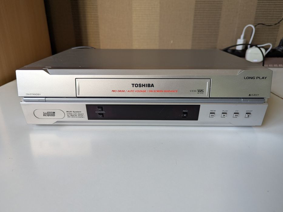 Видеомагнитофон Toshiba. Не воспроизводит.