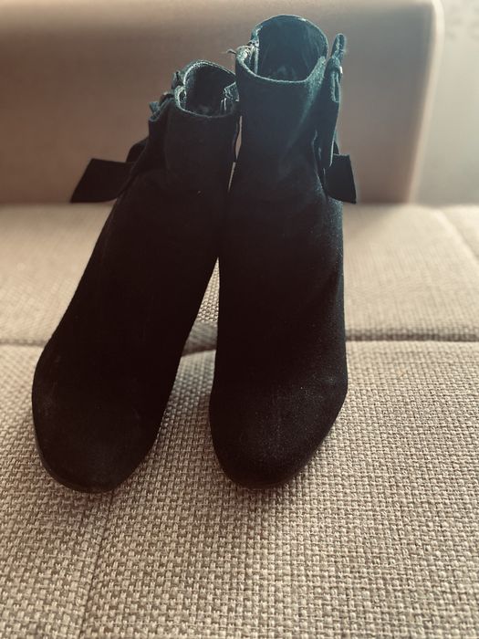 Ботильоны из натуральной замши