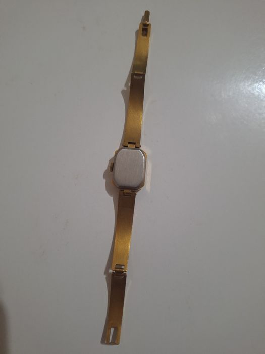 Ссср женские позолоченные часы.