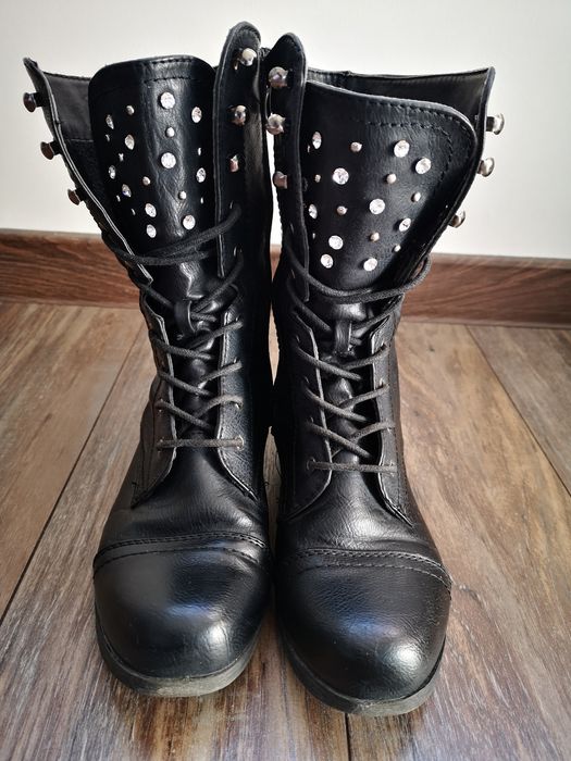 Дамски боти с камъчета