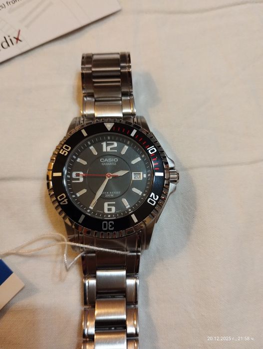 Нов ръчен часовник Casio  водонепропусклив - херметик до 200 м