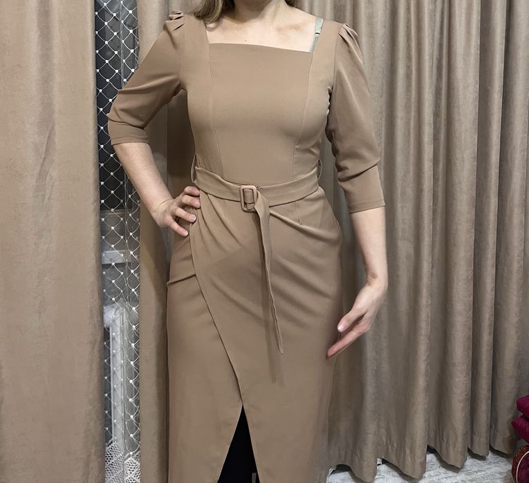 Продам новые платья