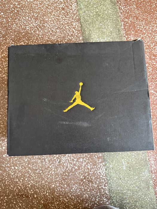 AIR Jordan 1 MID marimea 35,5