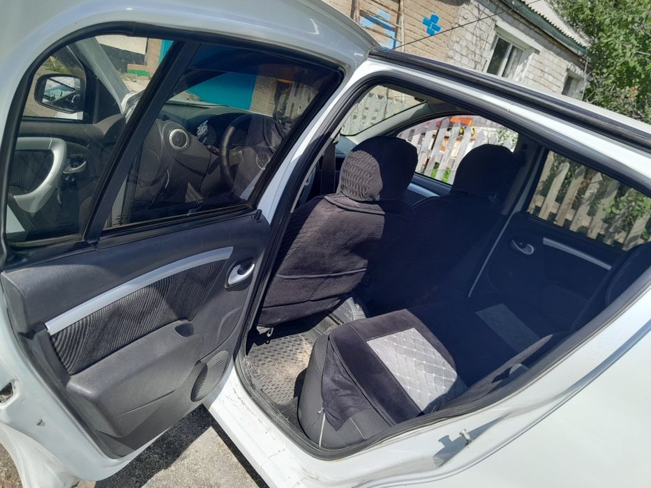 Продам рено сандеро