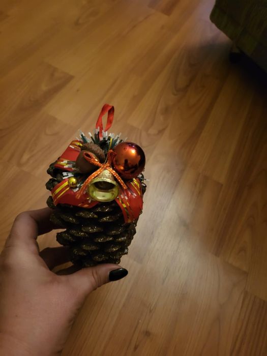 Коледни играчки продавам