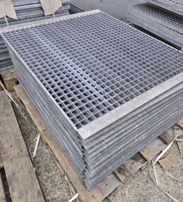 Vând trepte zincate galvanizate