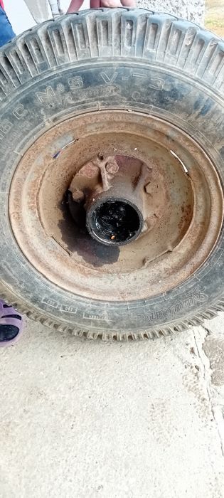 Cauciucuri și genți de vânzare 1200 lei Bucata