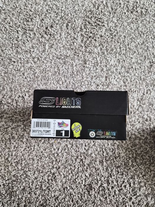 SKECHERS - маратонки и сандали