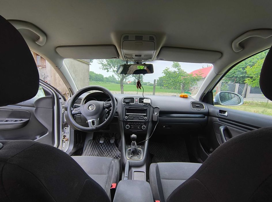 Vând VW Golf 6 (an 2011) –  PENTRU PIESE / DEZMEMBRĂRI!