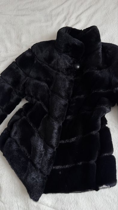 Продам норковую шубу автоледи