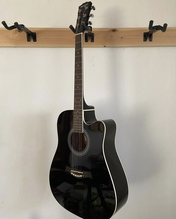 Гитара (новая) концертная