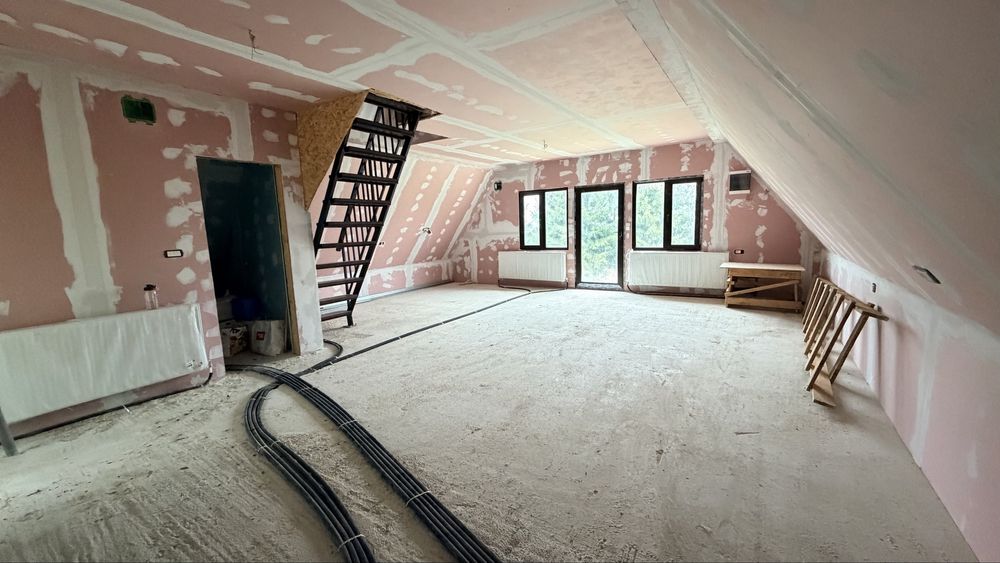 Casă Cabană A Frame la Munte de Vanzare 110 mp – Teren 1000 mp – Podul Dâmboviței (Culoarul Rucăr-Bran)