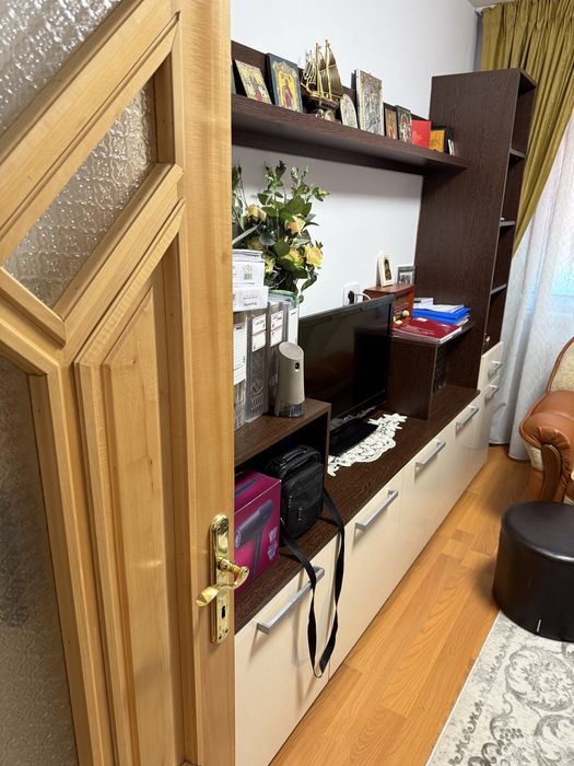 Mobilă perete dormitor