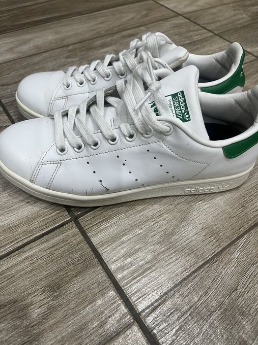 Продам кроссовки adidas
